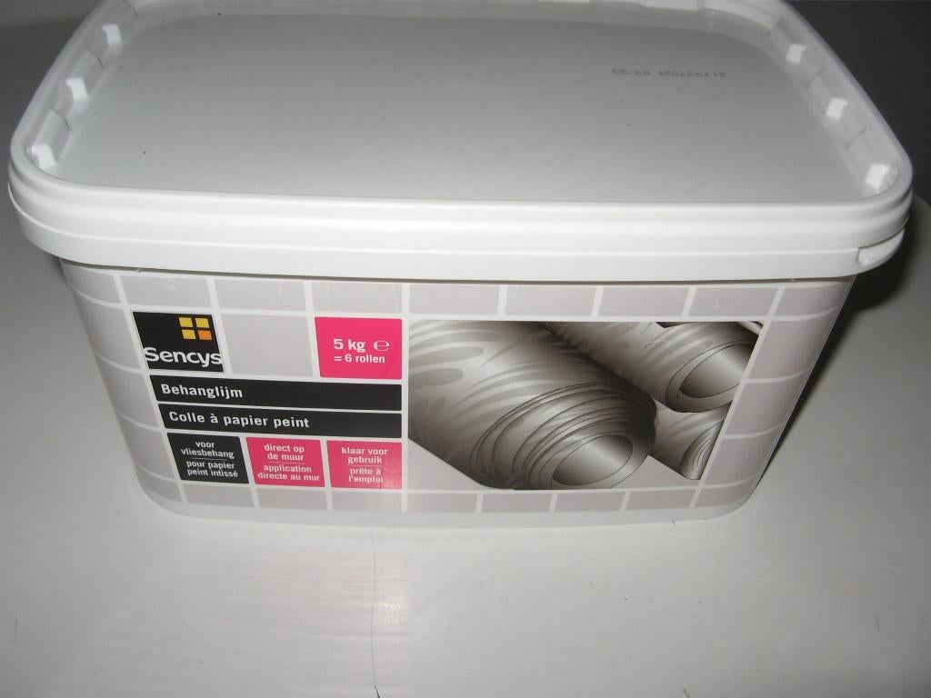 3,5 kilo sencijs behanglijm v. 4 Rollen vliesbehang €7.50., Ophalen of Verzenden, Minder dan 10 m²