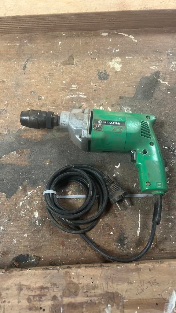 Hitachi elektrische boormachine, Ophalen, Zo goed als nieuw, Boormachine