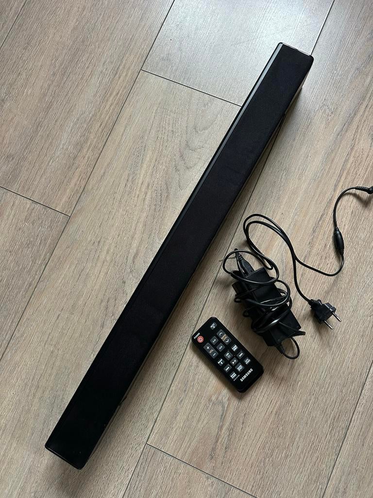 Samsung HW-J250 Soundbar met afstandsbediening, Ophalen, Bluetooth, Zo goed als nieuw
