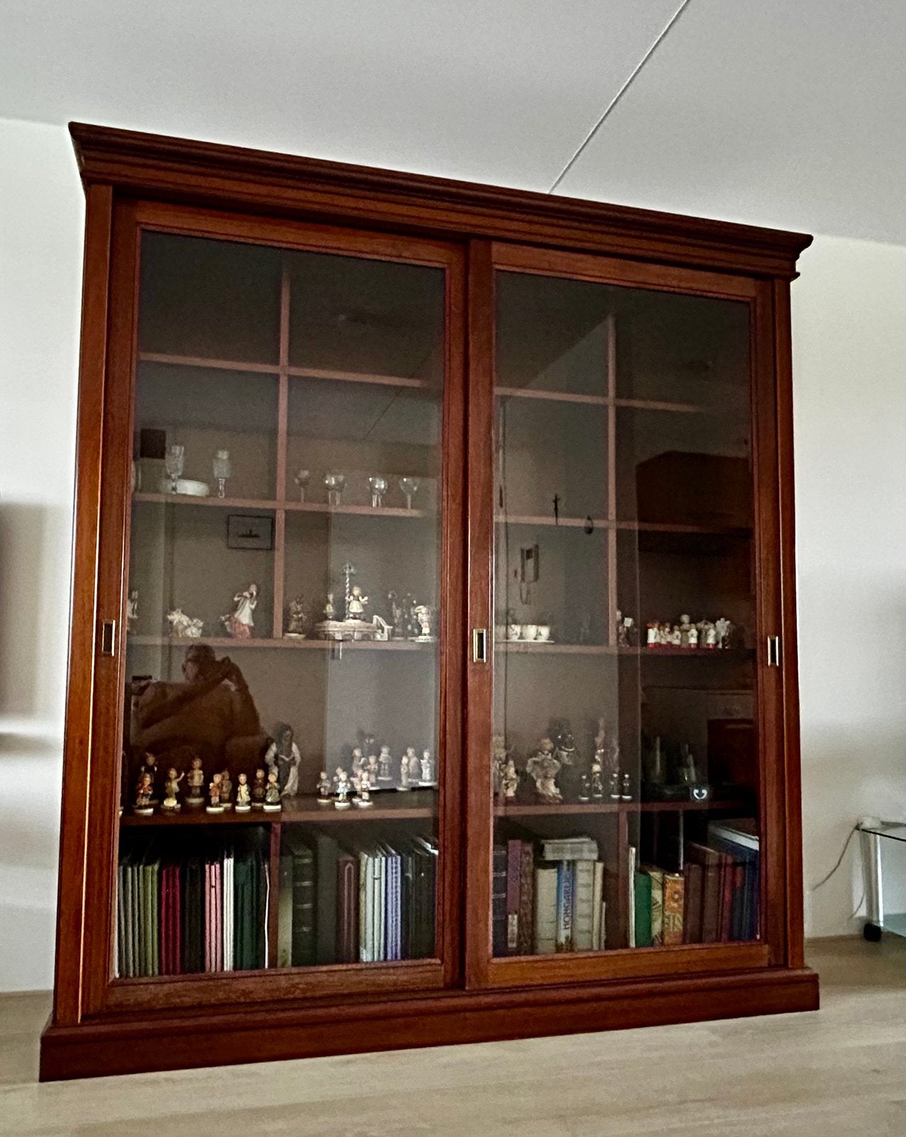 Vitrinekast van Kersenhout, Huis en Inrichting, Kasten | Vitrinekasten, Ophalen, Met plank(en), Gebruikt, 200 cm of meer