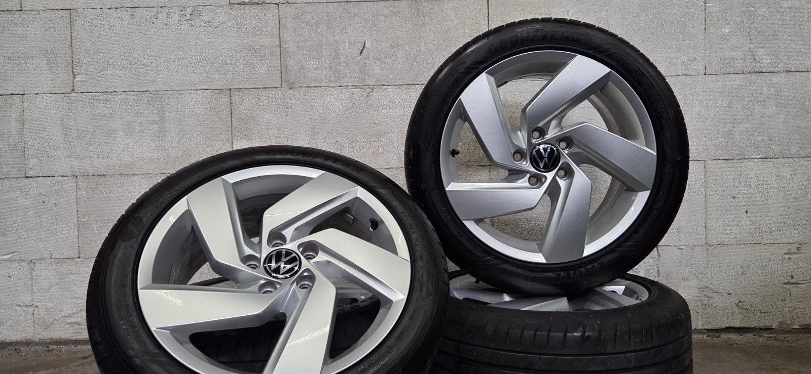 17" VW Golf 5 6 7 8 Caddy Richmond org velgen zomerbanden, Gebruikt, Banden en Velgen, 17 inch, Ophalen of Verzenden