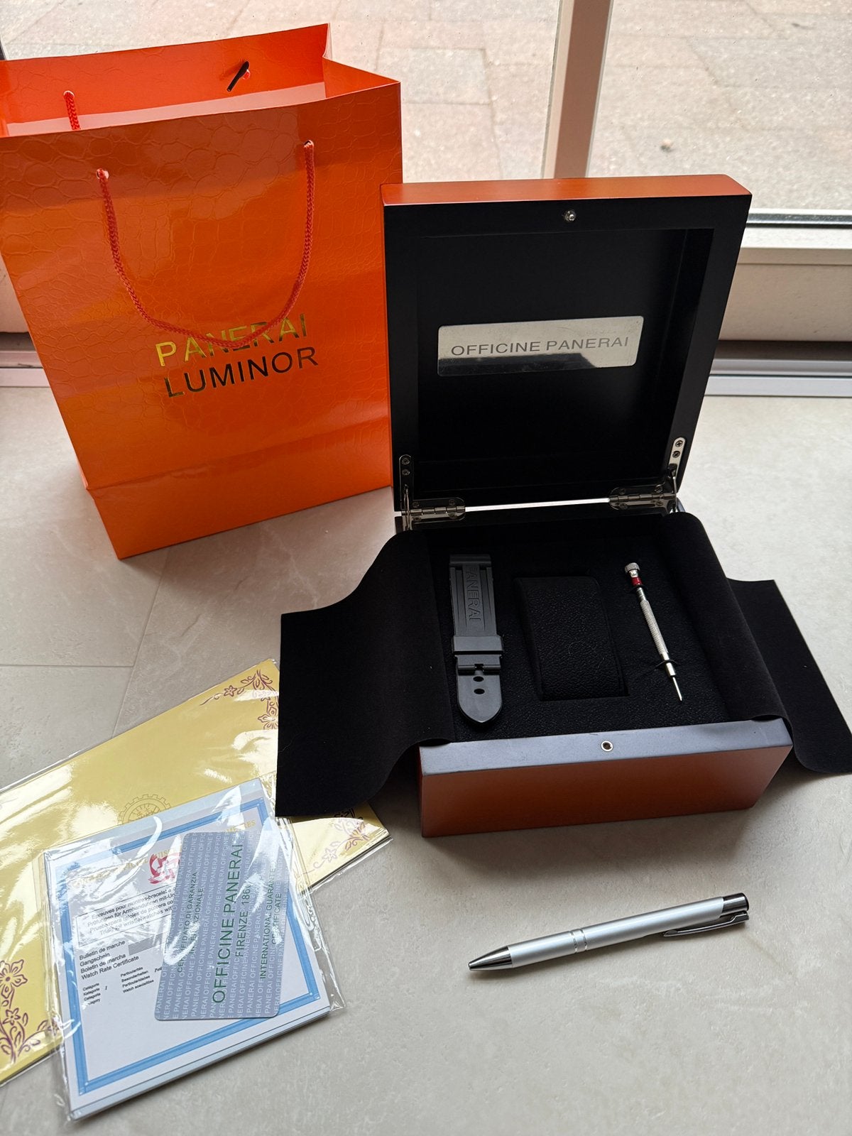 PANERAI horloge banden, sluitingen, doos en protector, Verzenden, Zo goed als nieuw