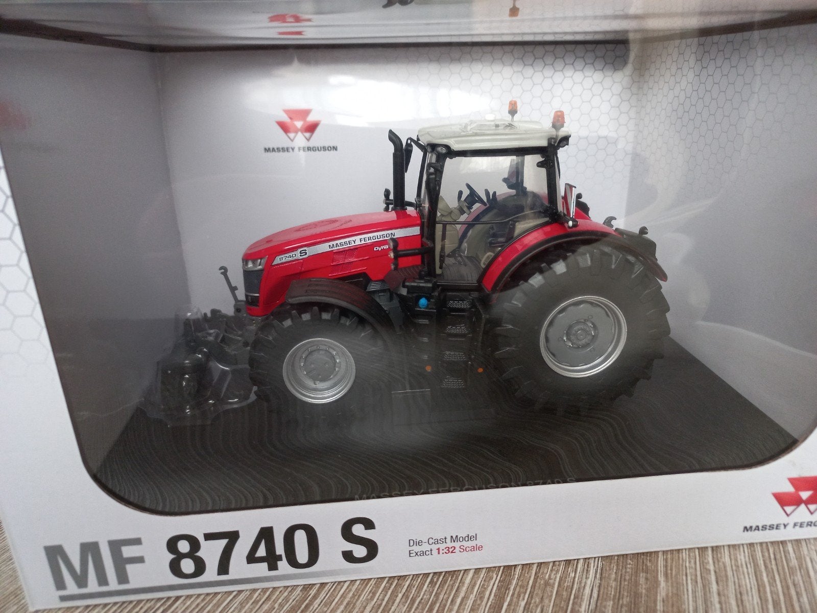 Massey Ferguson 8740 S Trekker UH, Ophalen of Verzenden, Nieuw, Tractor of Landbouw, Universal Hobbies