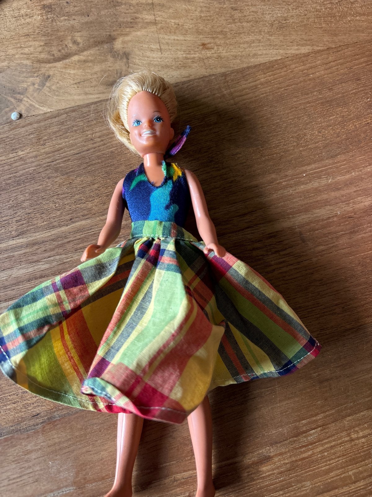 Vintage Barbie pop met geruite jurk, Ophalen of Verzenden, Gebruikt, Barbie