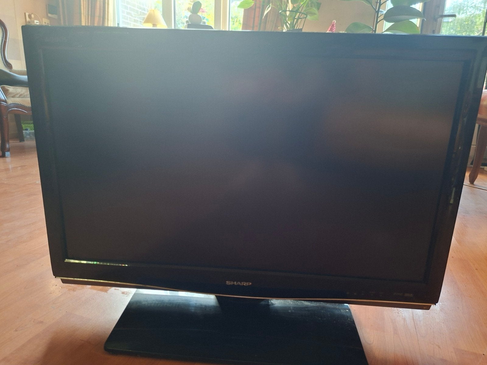 Sharp Aquos LCD TV LC-32XL8E-81cm , geen afstandsbediening, Ophalen, Gebruikt, 50 Hz, 80 tot 100 cm