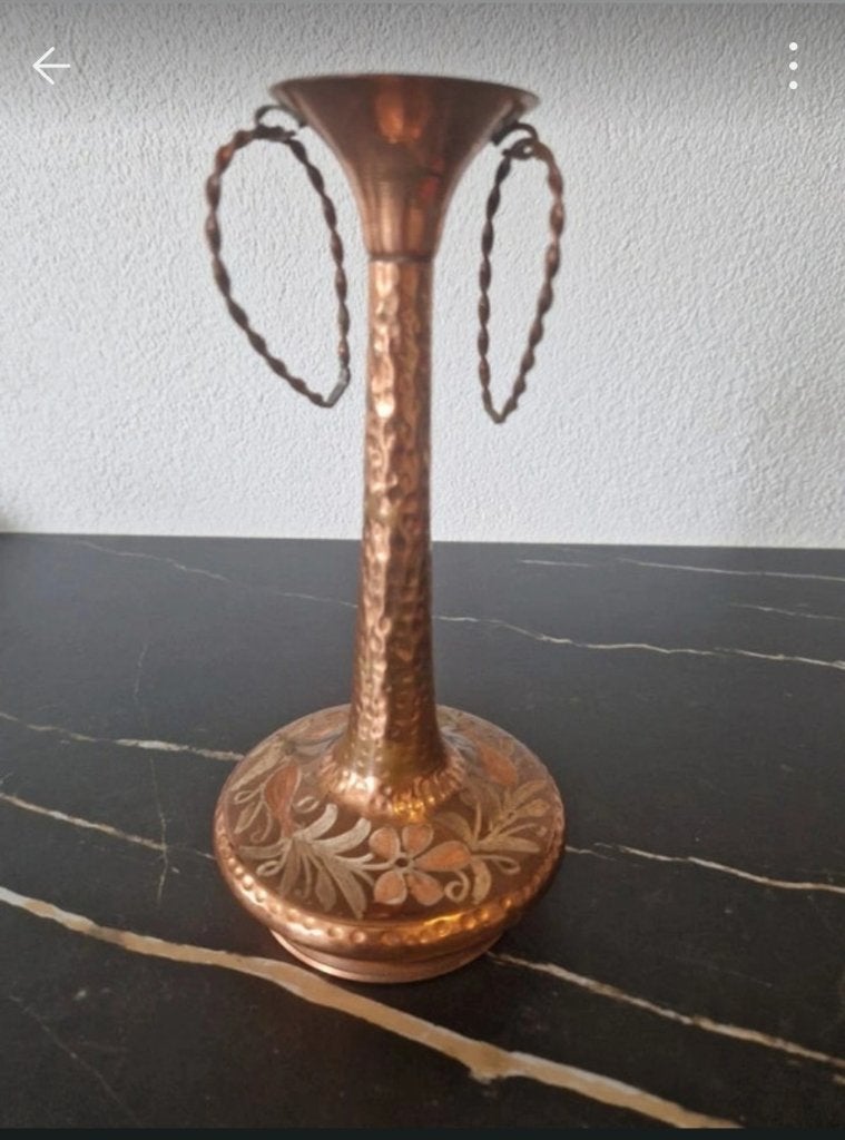 Vintage koperen vaas handgehamerd gegraveerd–bloemmotief, Ophalen of Verzenden, Koper