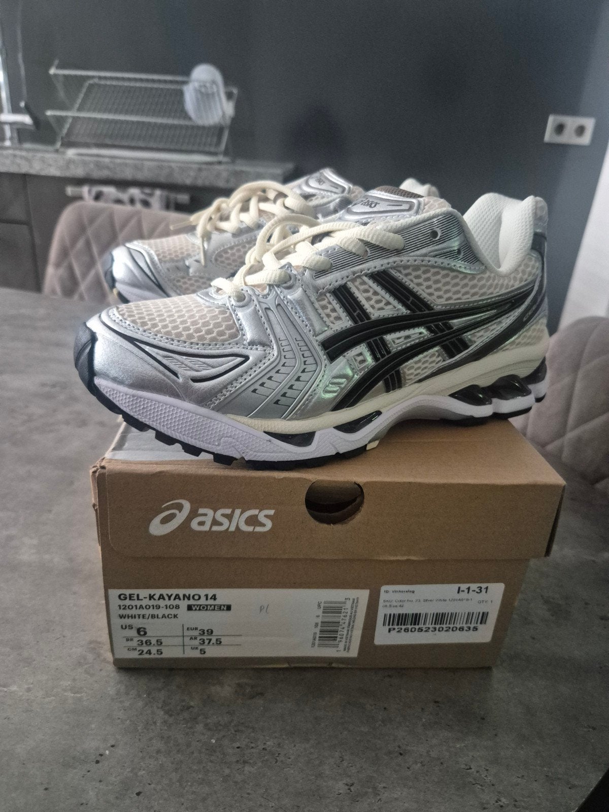 ASICS GEL-KAYANO 14 Sneakers - maar 38 Nieuw in doos, Wit, Nieuw, Ophalen of Verzenden, Sneakers of Gympen