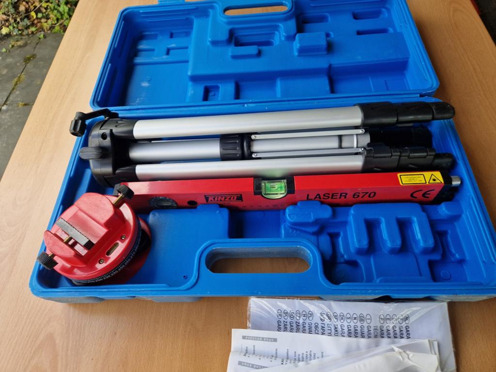 Kinzo Laser 670 met Statief en Koffer, Ophalen
