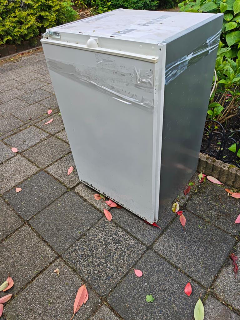 Koelkast tafel model defect. GRATIS AF TE HALEN, Witgoed en Apparatuur, Koelkasten en IJskasten, Minder dan 75 liter, Ophalen