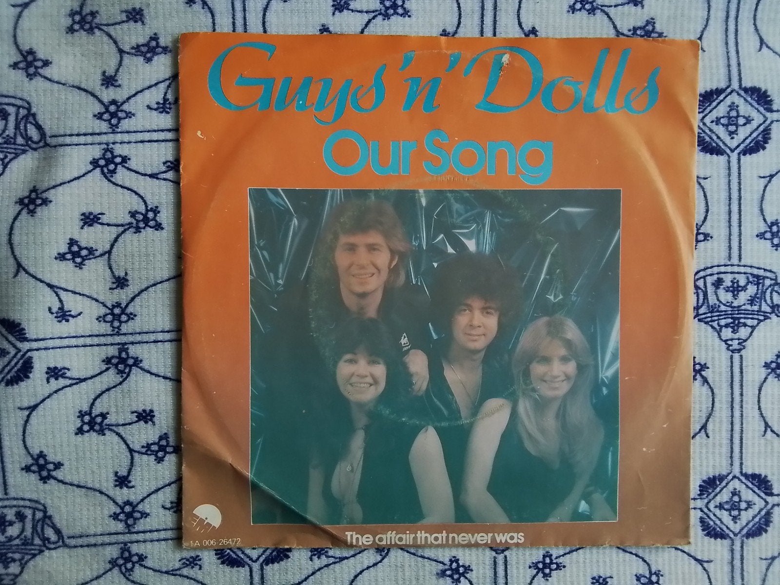 Guys & dolls             Our song, Ophalen of Verzenden, Zo goed als nieuw, 7 inch, Pop