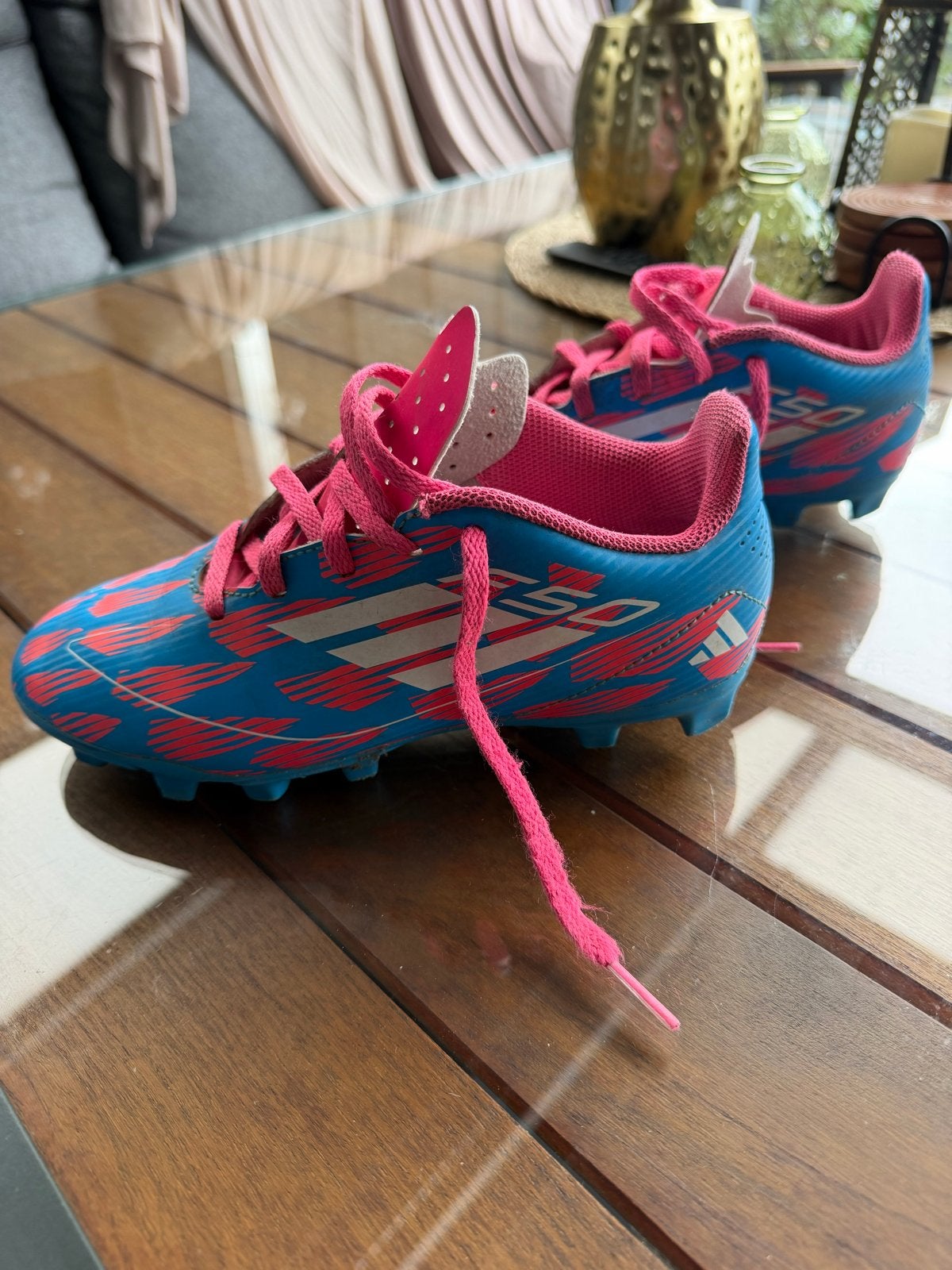 Adidas F50 voetbalschoenen - Blauw/Roze, Ophalen of Verzenden, Gebruikt, Schoenen