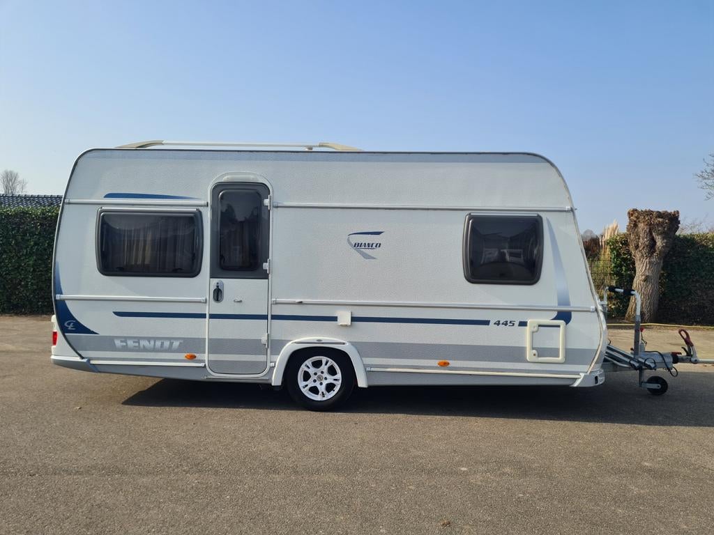 Fendt Bianco 445 SFB ( incl. stallingsmogelijkheid ), Caravans en Kamperen, Rondzit, Bedrijf, Schokbreker, Frans bed