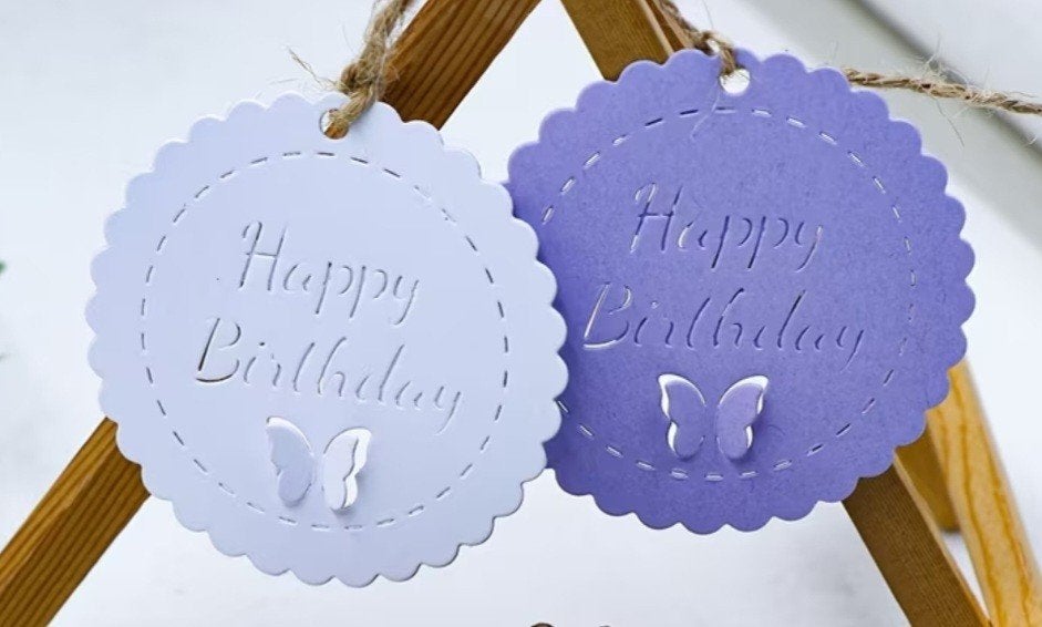 Nieuw  Snijmal label rond Happy Birthday/ vlinder, Ophalen of Verzenden, Nieuw, Overige thema's, Pons of Mal