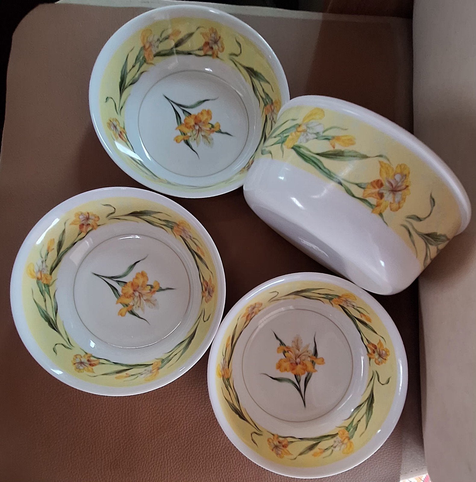 4x Galaxy Cassalinghi Melamine Ware kommen met bloemmotief, Ophalen of Verzenden, Overige materialen, Overige stijlen, Kom(men)