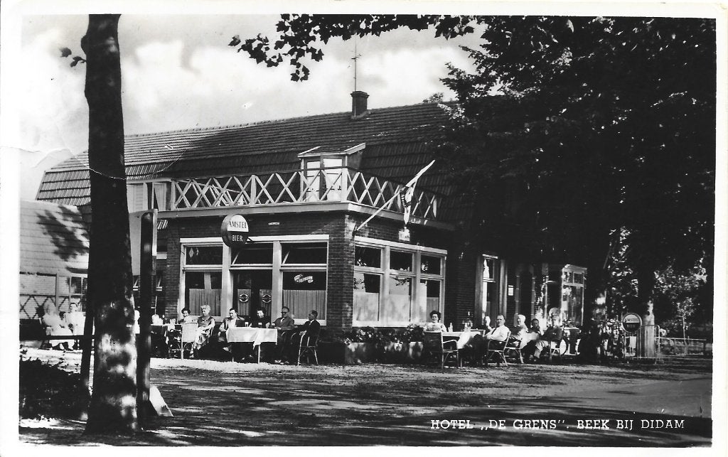 Beek bij Didam- Hotel De Grens -Elten seweg 99-Terras-Amstel, Ophalen of Verzenden, 1940 tot 1960, Gelopen, Gelderland