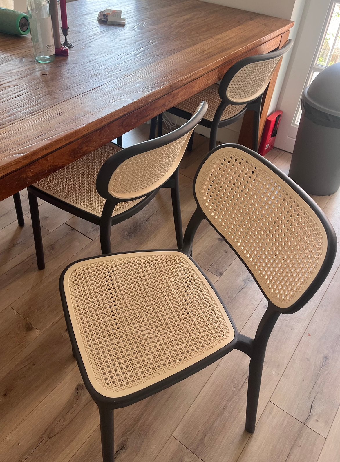 SET VAN 6 tuinstoelen / eetkamerstoelen Sklum Omara, Ophalen, Kunststof, Zo goed als nieuw, Grijs