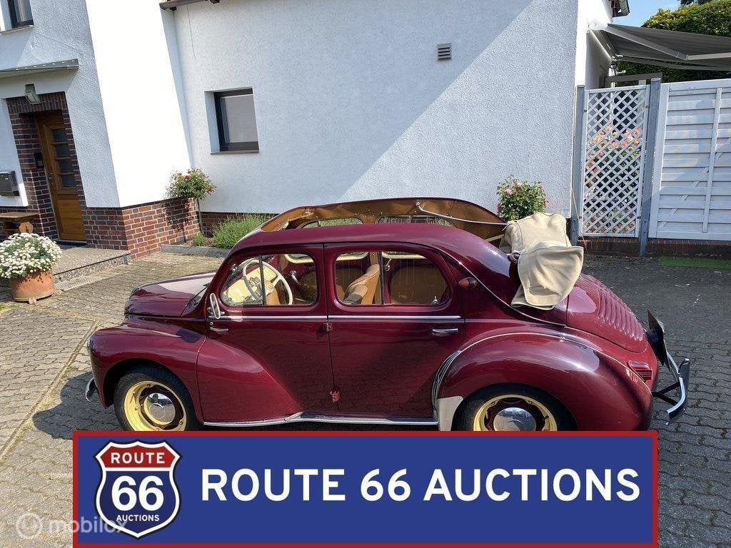 Renault 4 CV Cabriolet | 1951 | Route 66 Auctions, Auto's, Overige carrosserieën, Renault, Zwart, Bedrijf