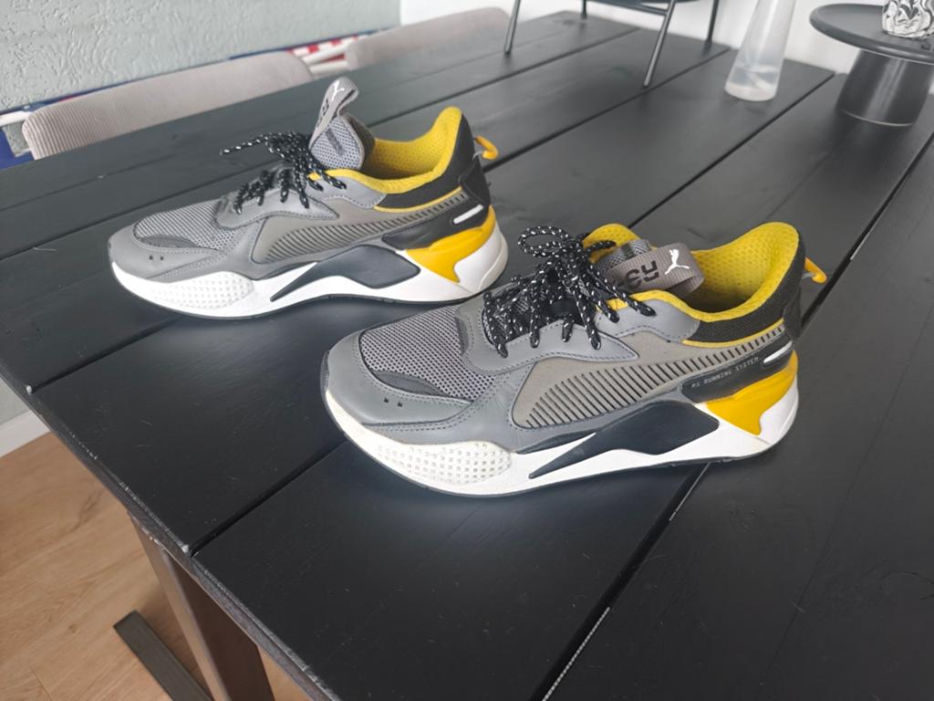 Puma RS-X Sneakers Maat 42 - Grijs met Geel/Zwart, Kleding | Heren, Schoenen, Ophalen of Verzenden