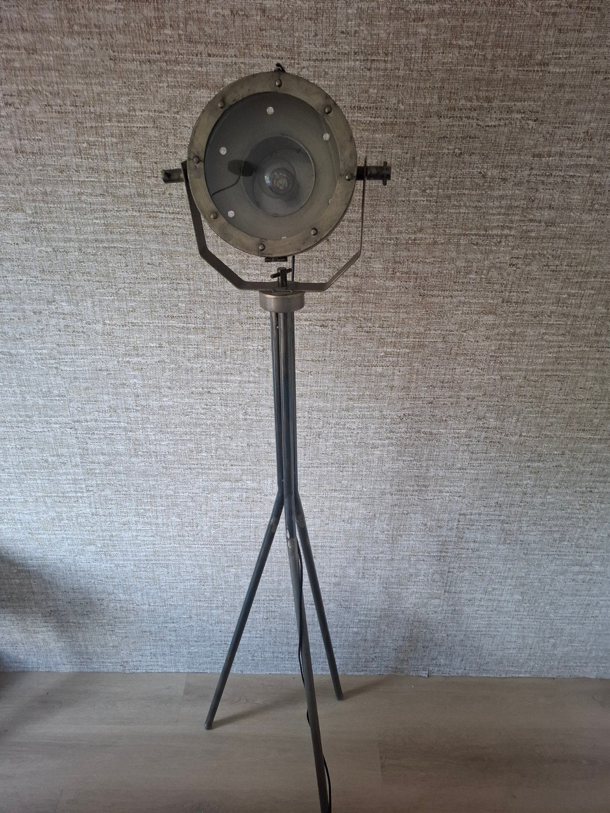 Vintage industriële vloerlamp op statief, Gebruikt, Glas, Industrieel, Vintage, 150 tot 200 cm