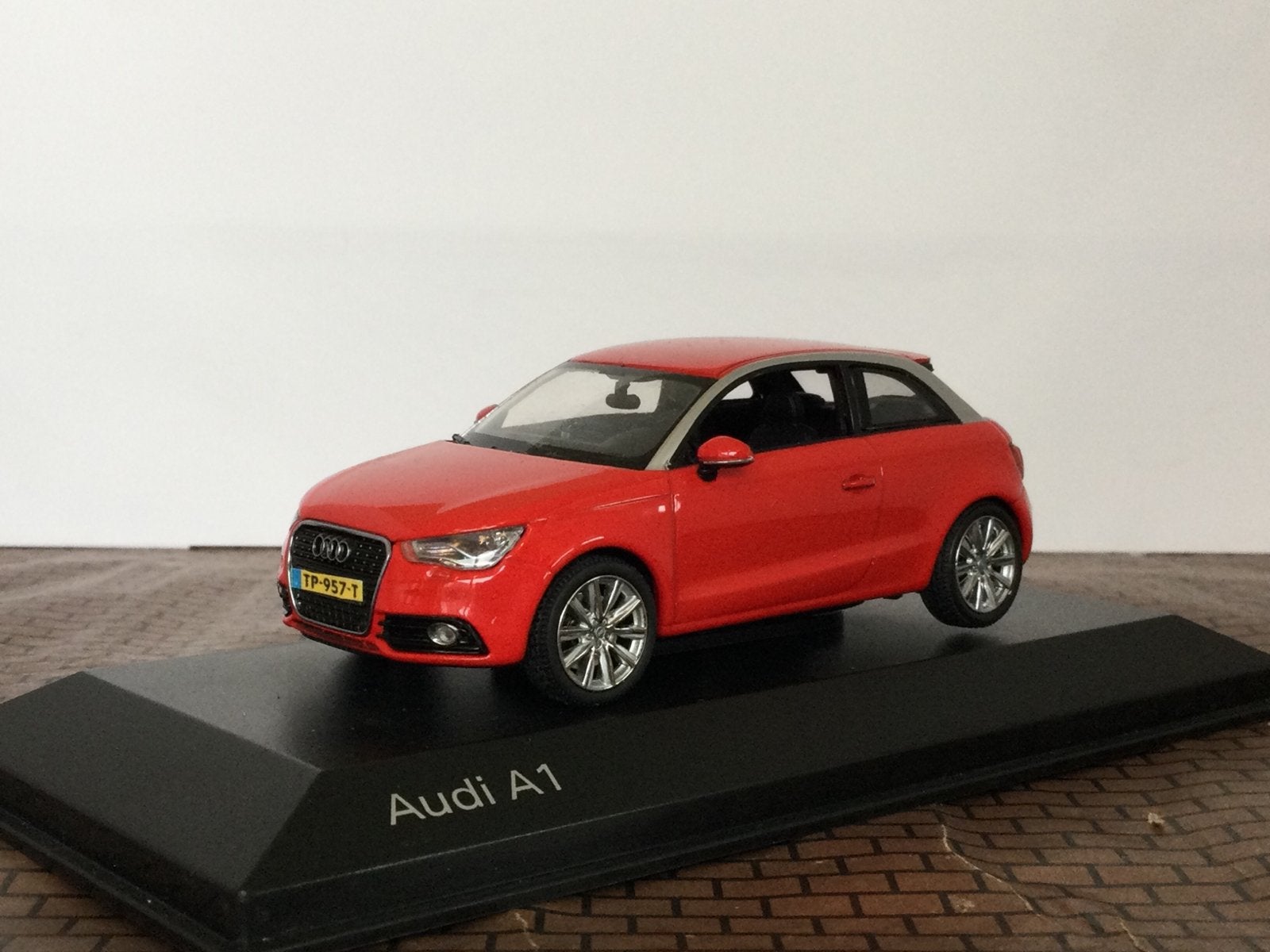 Audi A1 3-Drs 2012 Combine Red Schuco 1:43, Ophalen of Verzenden, Zo goed als nieuw, Auto, Schuco