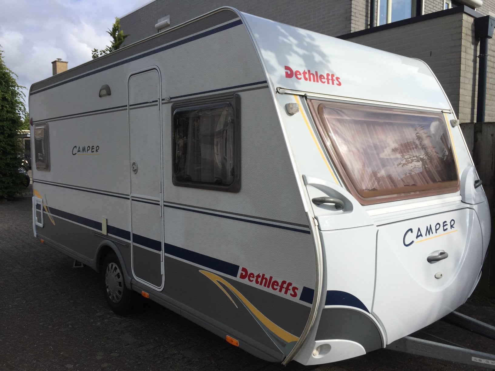 Dethleffs Camper 450 2006 | Dorema XL voortent | Vast bed, Vast bed, Rondzit, Koelkast, Particulier