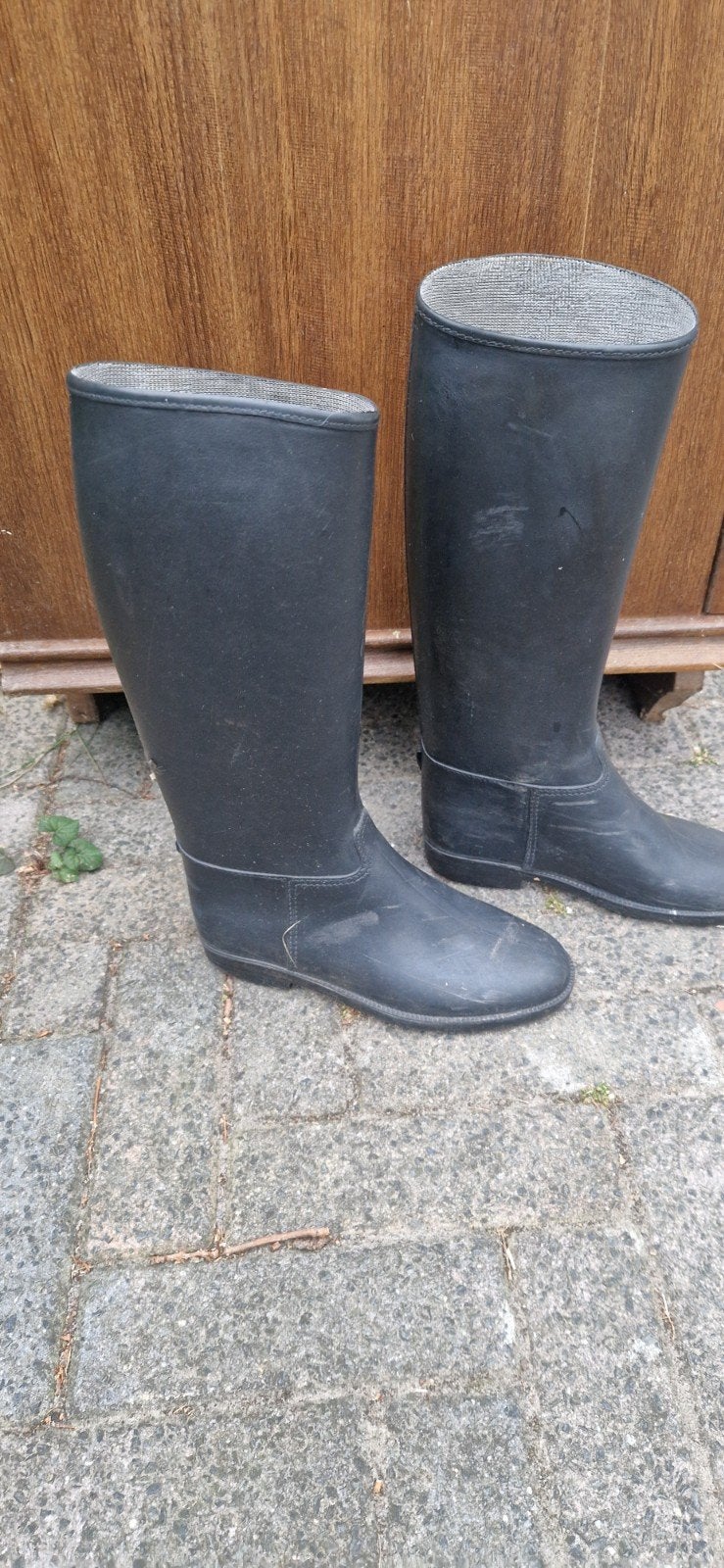 rijlaarzen en skeelers, Ophalen
