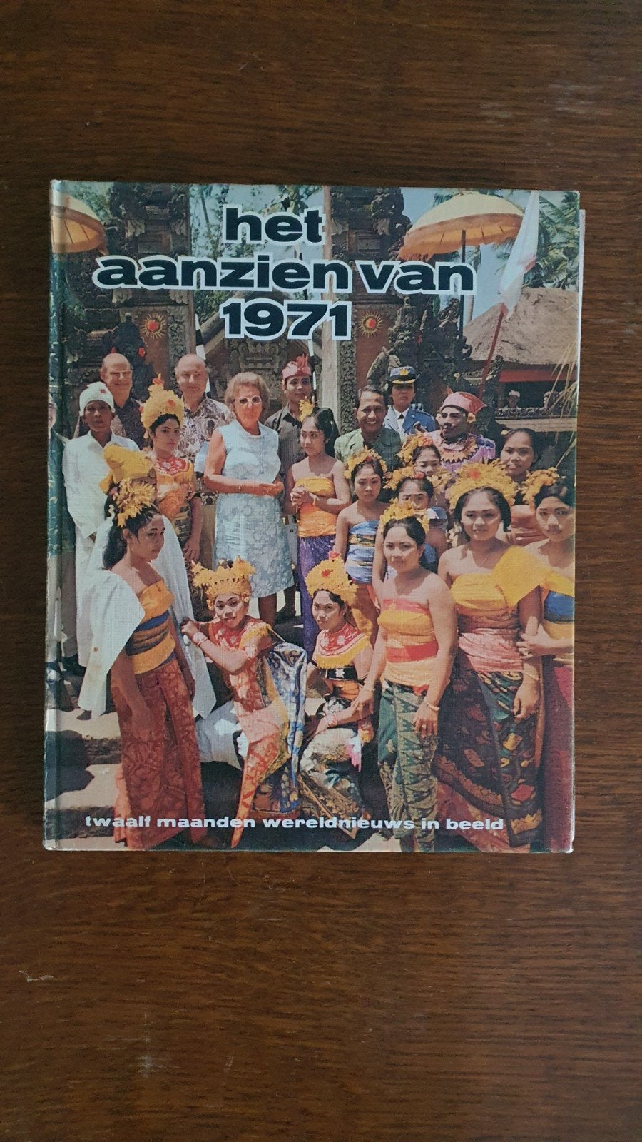 Het Aanzien van 1971 - Twaalf maanden wereldnieuws, Ophalen of Verzenden, Gelezen, Overige typen