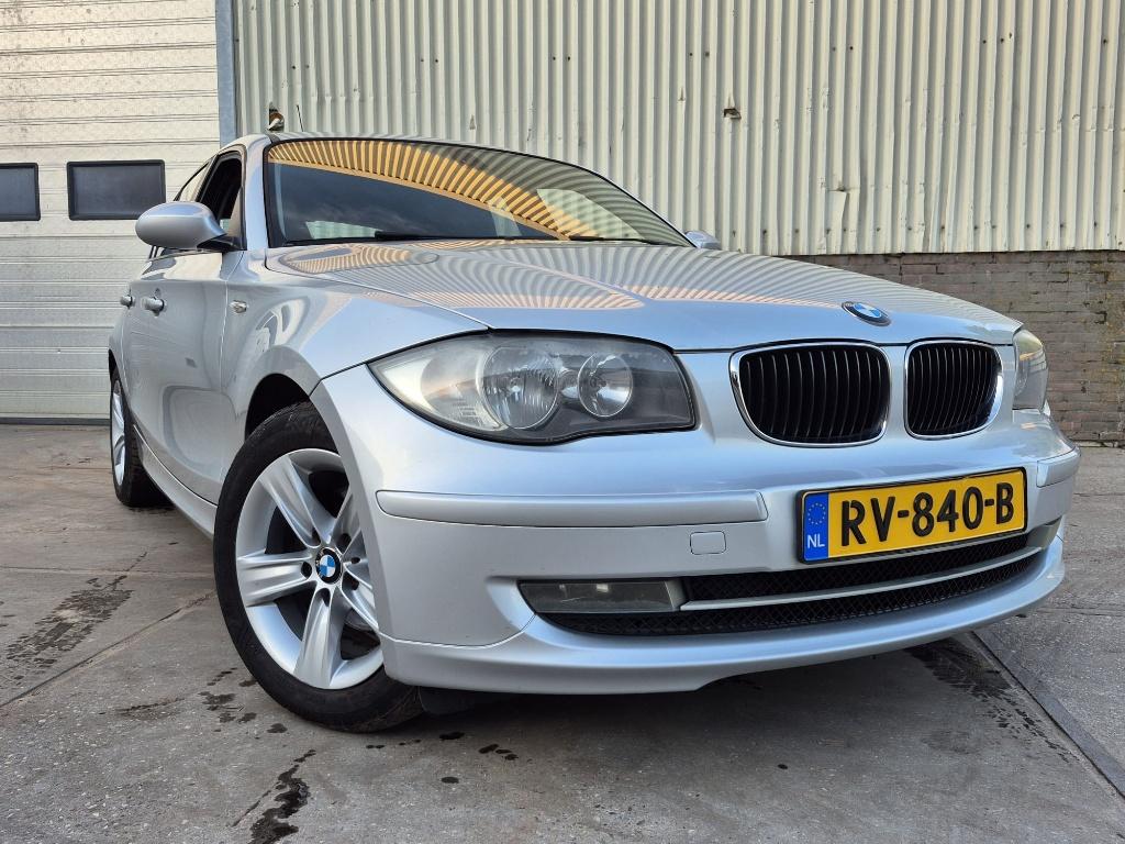BMW 1-Serie 2.0 118I 5DR 2008 Grijs, Auto's, 1-Serie, 1995 cc, 1200 kg, Handgeschakeld