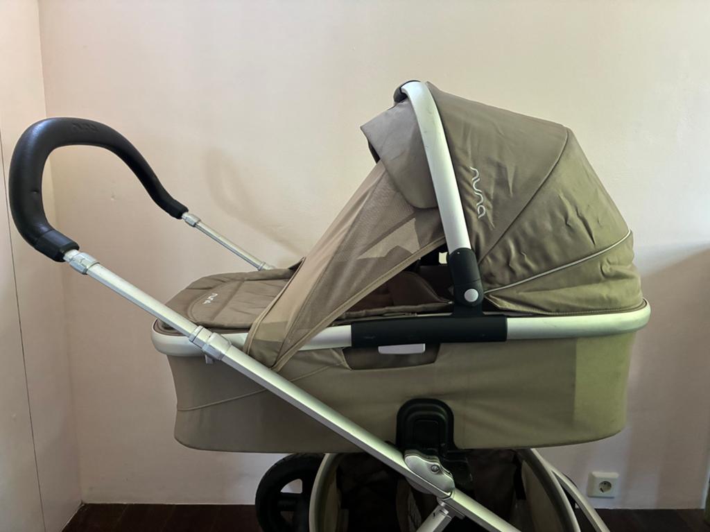 Nuna kinderwagen + reiswieg compleet – €50, Overige merken, Gebruikt, Ophalen of Verzenden, Verstelbare duwstang