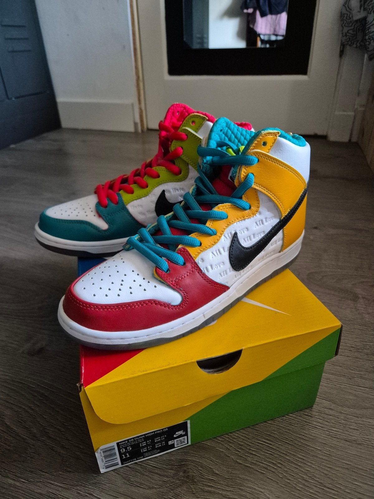 Nike SB Dunk High Pro QS 'All Love No Hate' - Maat 43, Overige kleuren, Nike, Nieuw, Ophalen of Verzenden