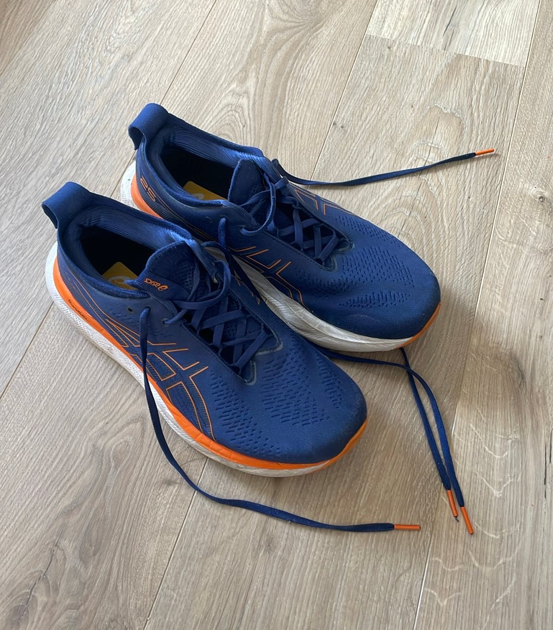 Asics hardloopschoenen, Zwart, Ophalen of Verzenden, Zo goed als nieuw, Hardlopen of Fietsen