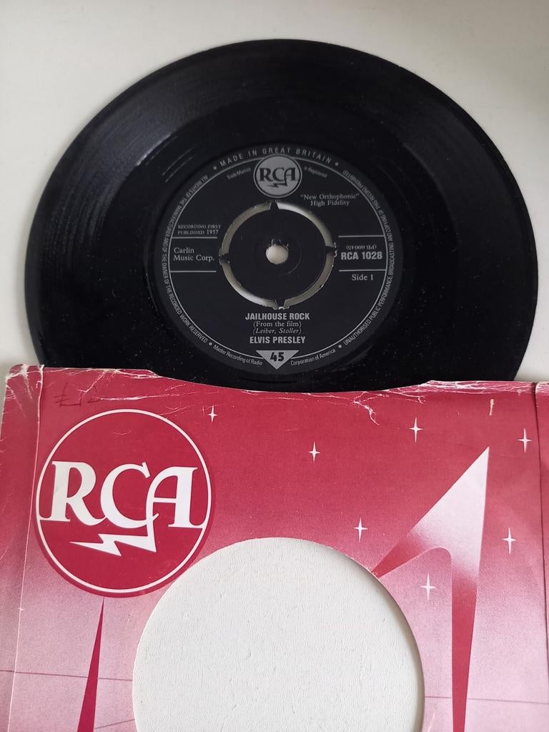 Elvis Presley  - Treat me nice  // Jailhouse rock., Cd's en Dvd's, Vinyl Singles, Ophalen of Verzenden, Zo goed als nieuw, Pop