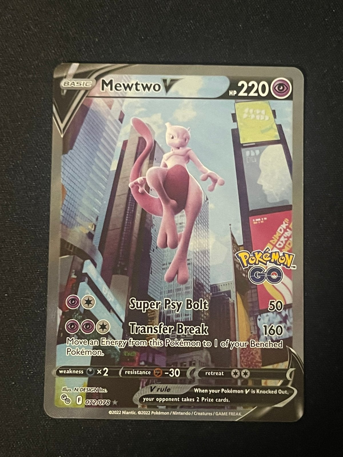 NM mewtwo v 072/078, Ophalen, Zo goed als nieuw, Losse kaart, Foil