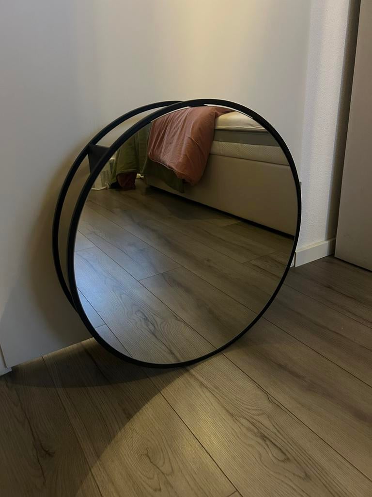 Spiegel met opbergruimte, Huis en Inrichting, Woonaccessoires | Spiegels, Ophalen, Rond, Zo goed als nieuw, Minder dan 100 cm