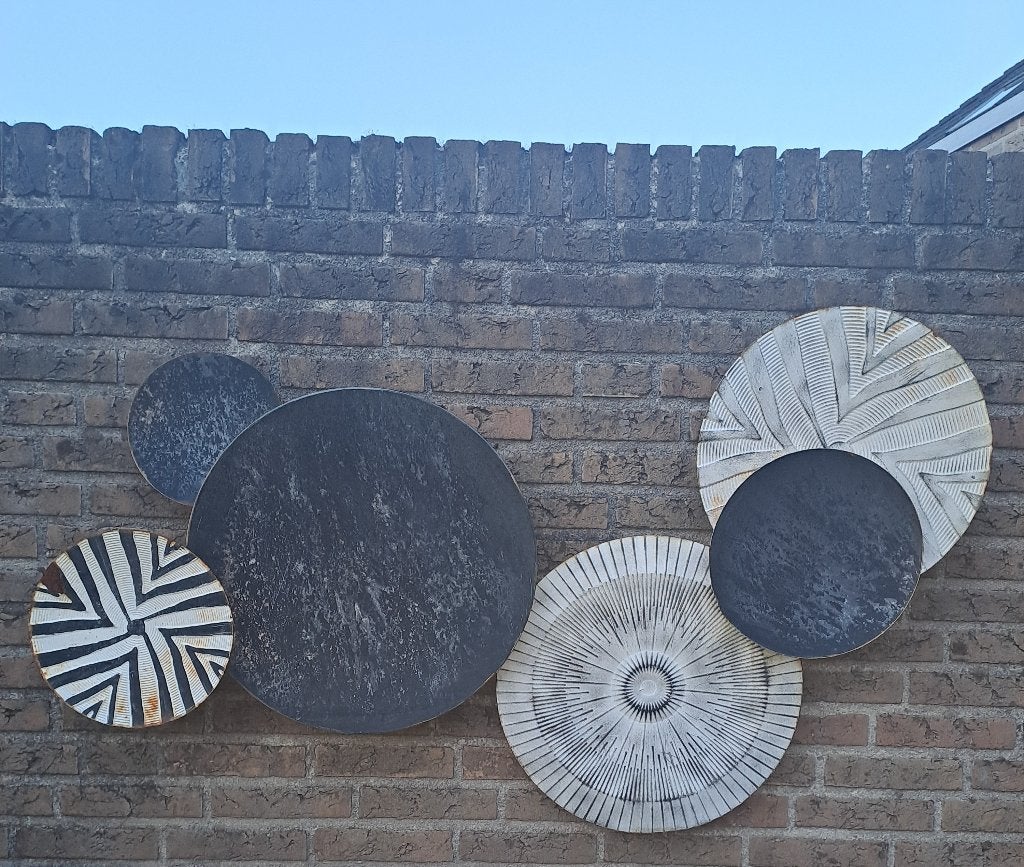 Grote metalen wanddecoratie cirkels 135 x 80 cm – Intratuin, Ophalen, Gebruikt