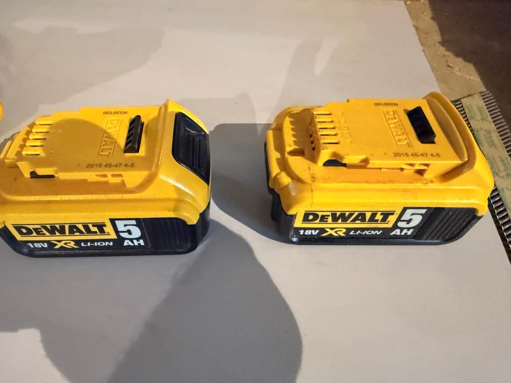 Dewalt Accu Schiethamer DCN692P2 18V XR Li-Ion, Ophalen, Variabele snelheid, Overige typen, Gebruikt