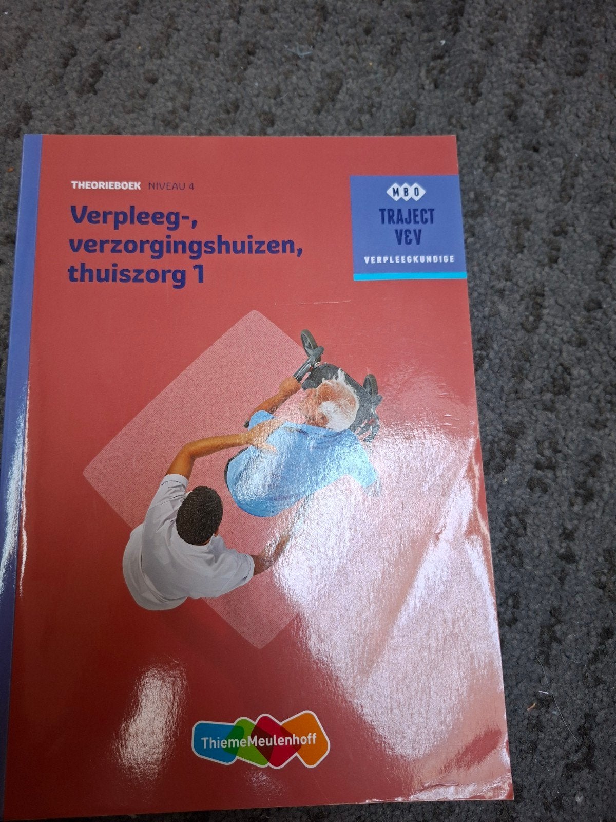 Theorieboek VVT deel 1 MBO Verpleegkunde Traject V&V, Boeken, Ophalen of Verzenden, Beta, Zo goed als nieuw, MBO