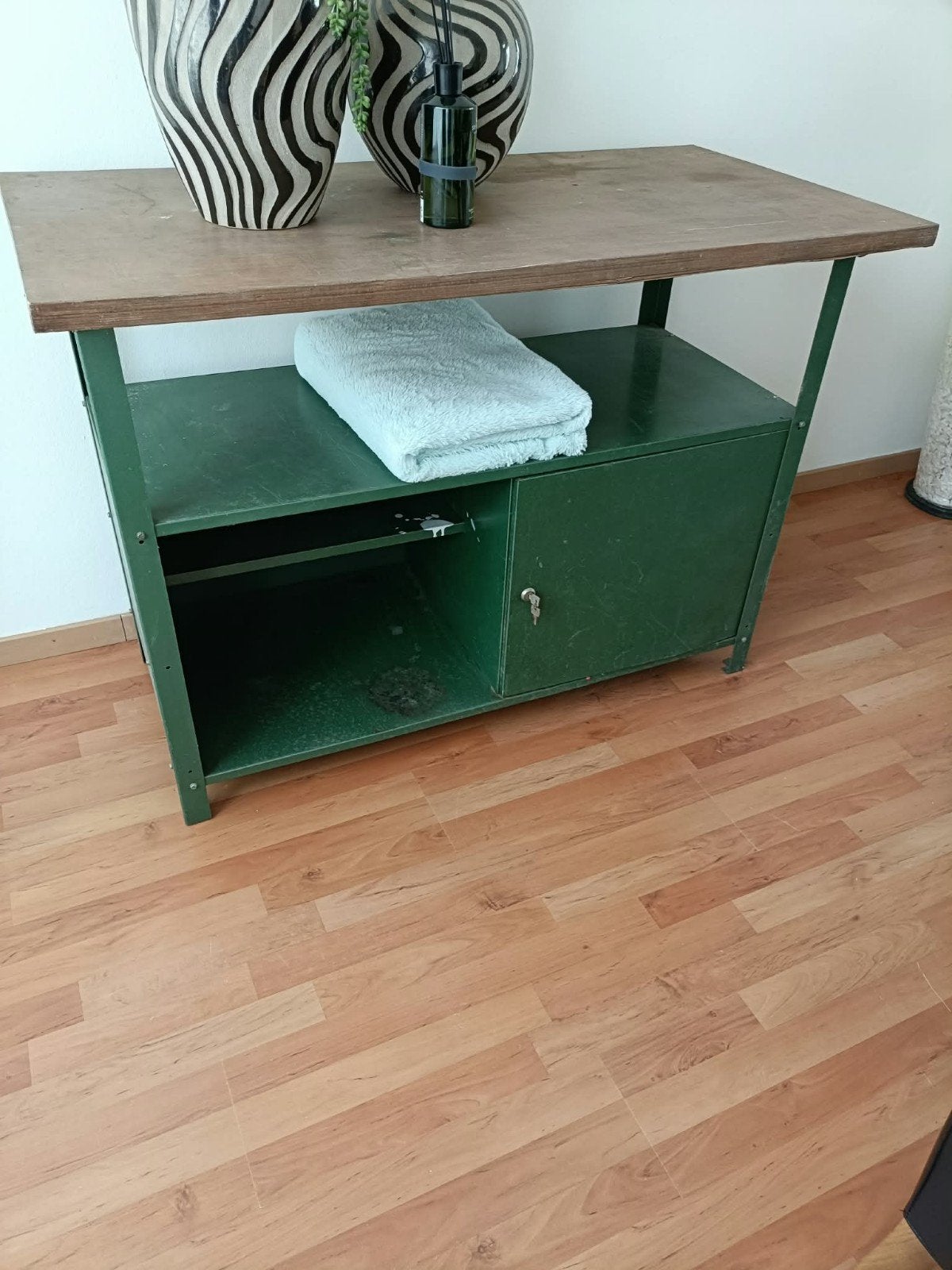 Vintage brocante werkbank dressoir kamerkast, Ophalen