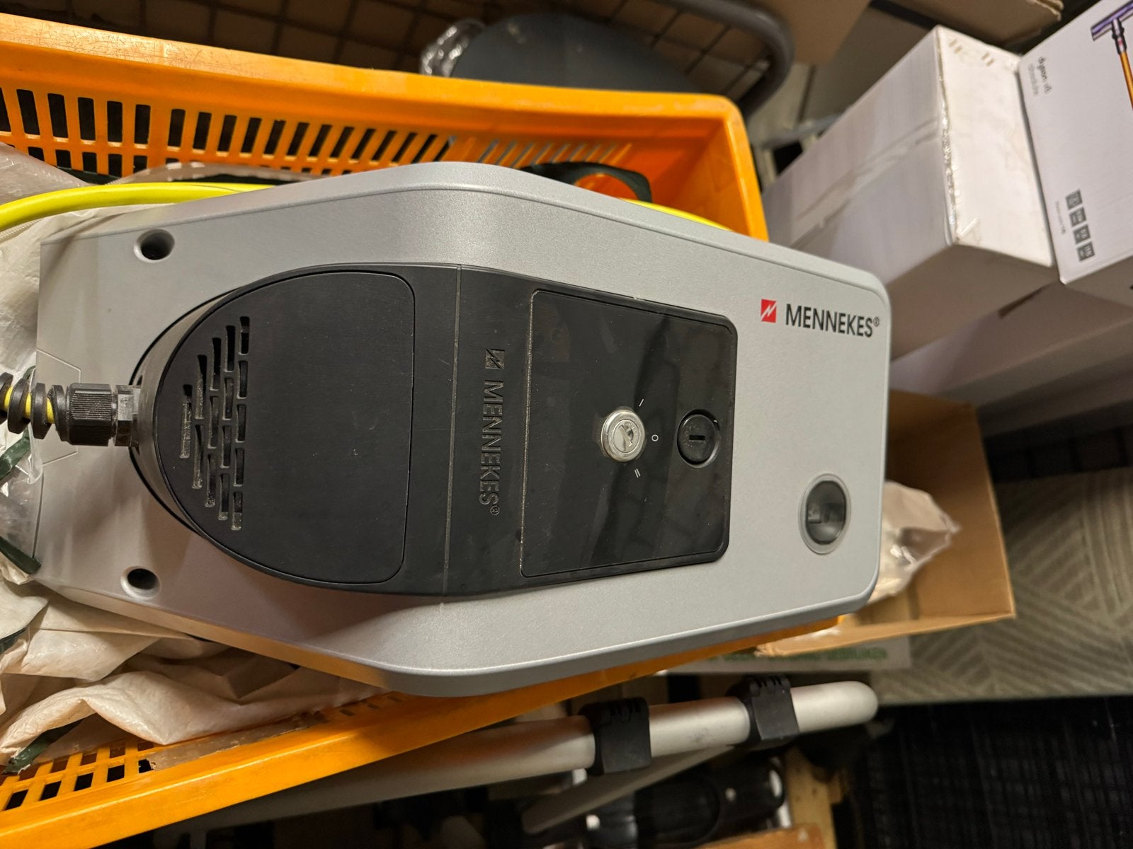 Mennekes Laadpaal met Laadkabel 16A 230V, Ophalen, Gebruikt, Laadpaal en Laadkabel