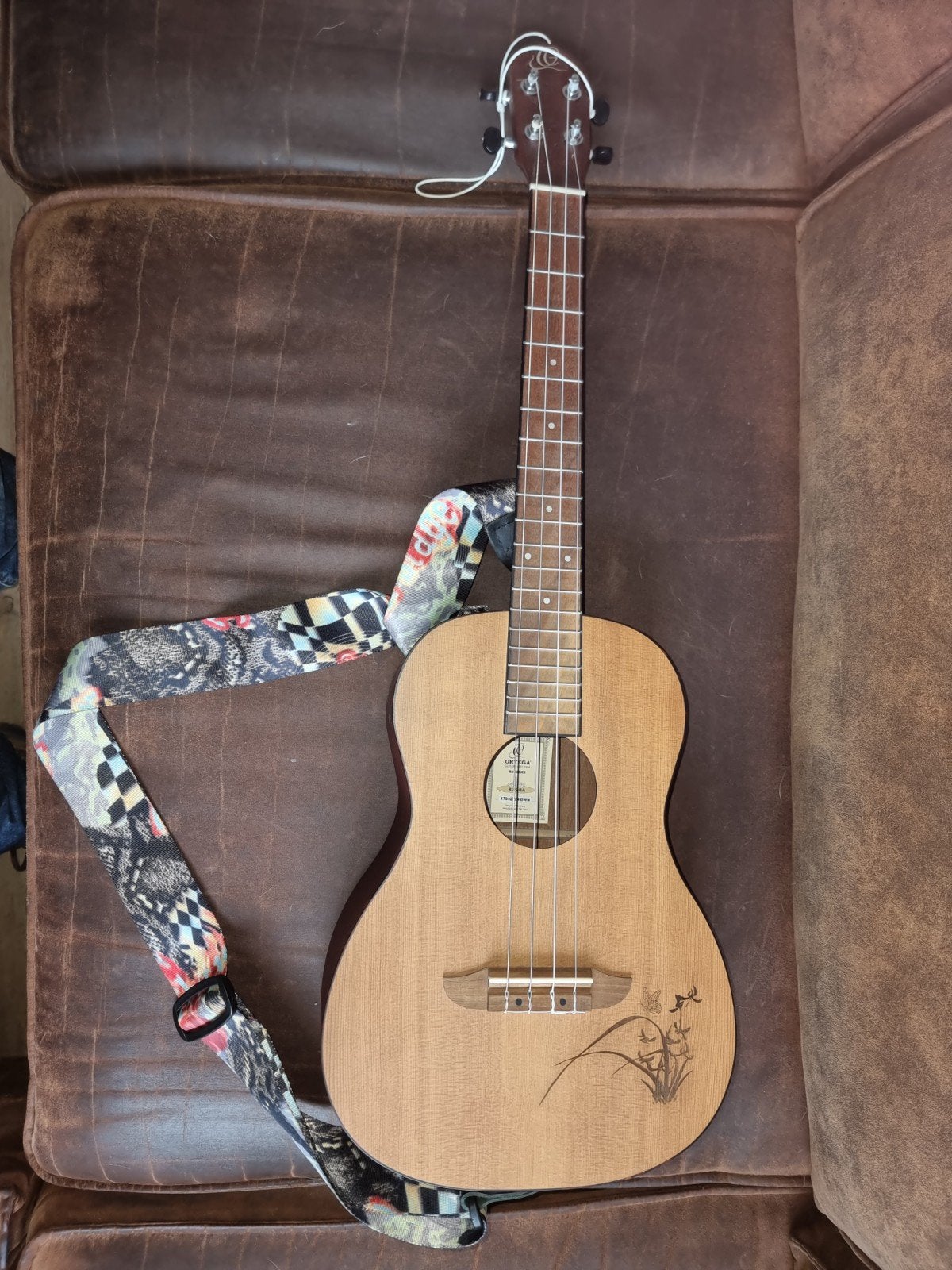 Ukelele Bariton, Ophalen of Verzenden, Zo goed als nieuw, Overige typen