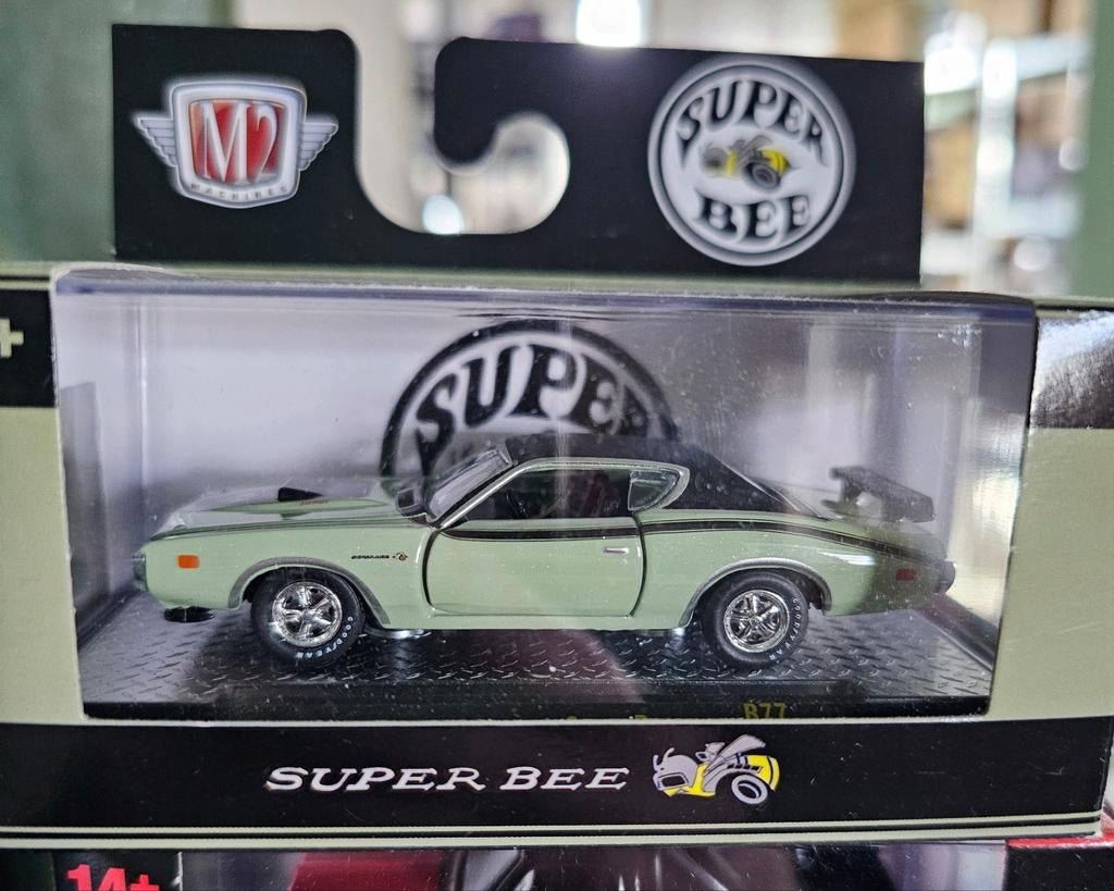 M2 Machines Super Bee Dodge Charger R/T 1971 schaalmodel, Verzamelen, Speelgoed, Nieuw, Ophalen of Verzenden