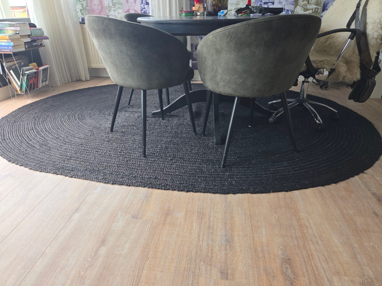 BY BOO - Ovaal jute zwart vloerkleed 200x300 cm, Huis en Inrichting, Stoffering | Tapijten en Kleden, Ophalen