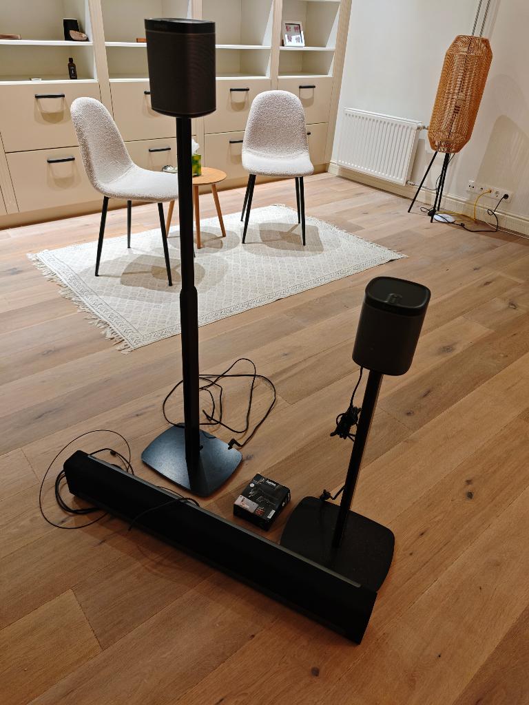Sonos Surround Set – Playbar + 2x Play:1 + Stands, Ophalen, Met ingebouwde subwoofer, Zo goed als nieuw