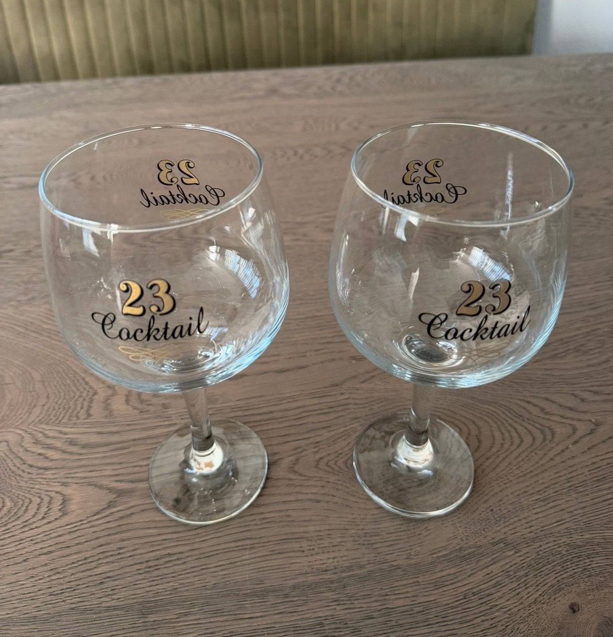 Set van 2 cocktailglazen '23 Cocktail', Ophalen of Verzenden, Zo goed als nieuw, Overige merken, Glas