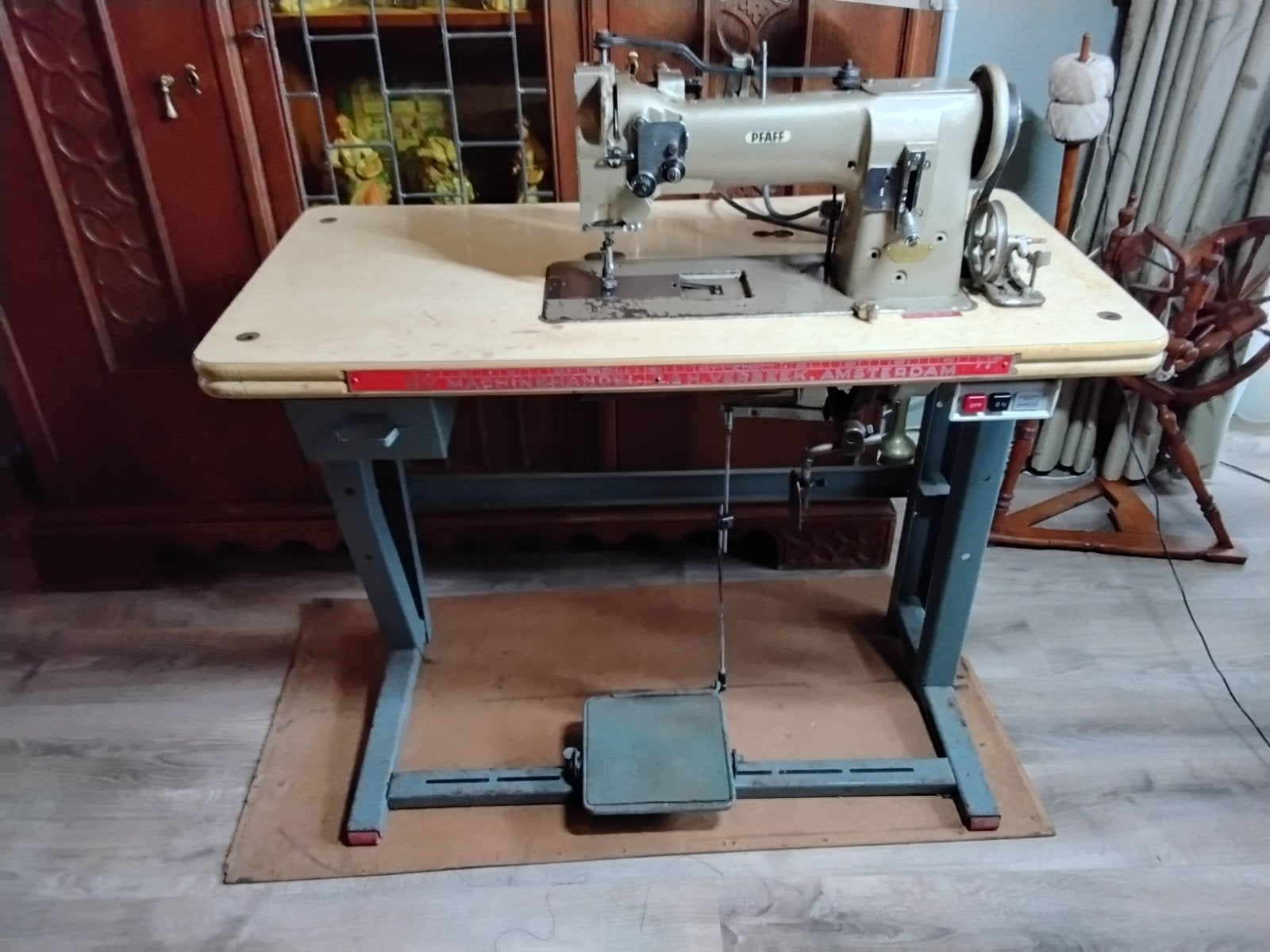 Pfaff Naaimachine met Drievoudig Transport, Ophalen of Verzenden, Naaimachine, Industrieel, Gebruikt