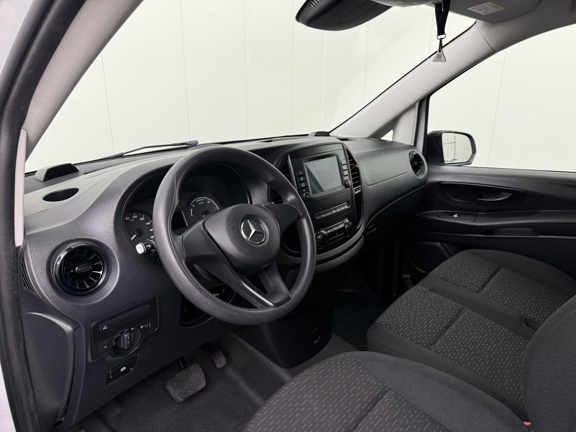 Mercedes-Benz eVito eVito Lang 41 kWh | Navigatie | Camera |, Stof, Gebruikt, Zwart, 116 pk