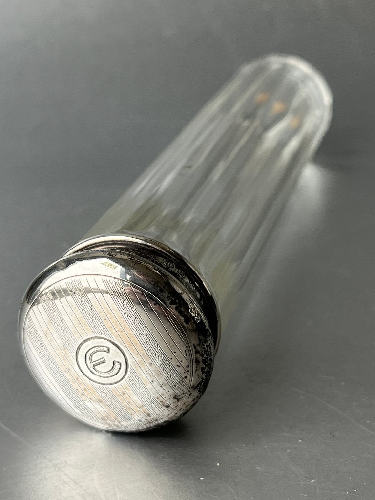 Glazen fles met zilveren dop, letter E, Ophalen of Verzenden, Zilver