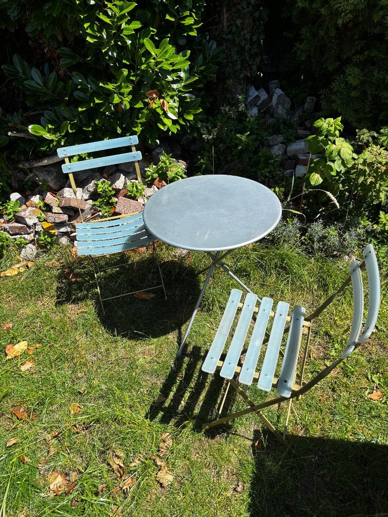 Bistroset tafel met twee stoeltjes, Tuin en Terras, Tuinsets en Loungesets, Overige materialen, Gebruikt, Bijzettafel, Tuinset