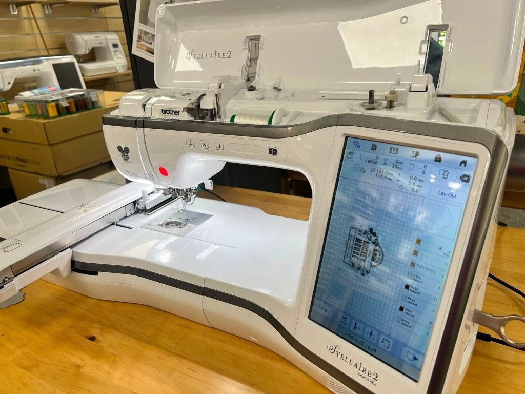 Brother Stellaire Innov-is XE2, Ophalen of Verzenden, Zo goed als nieuw, Machineborduren, Borduurmachine