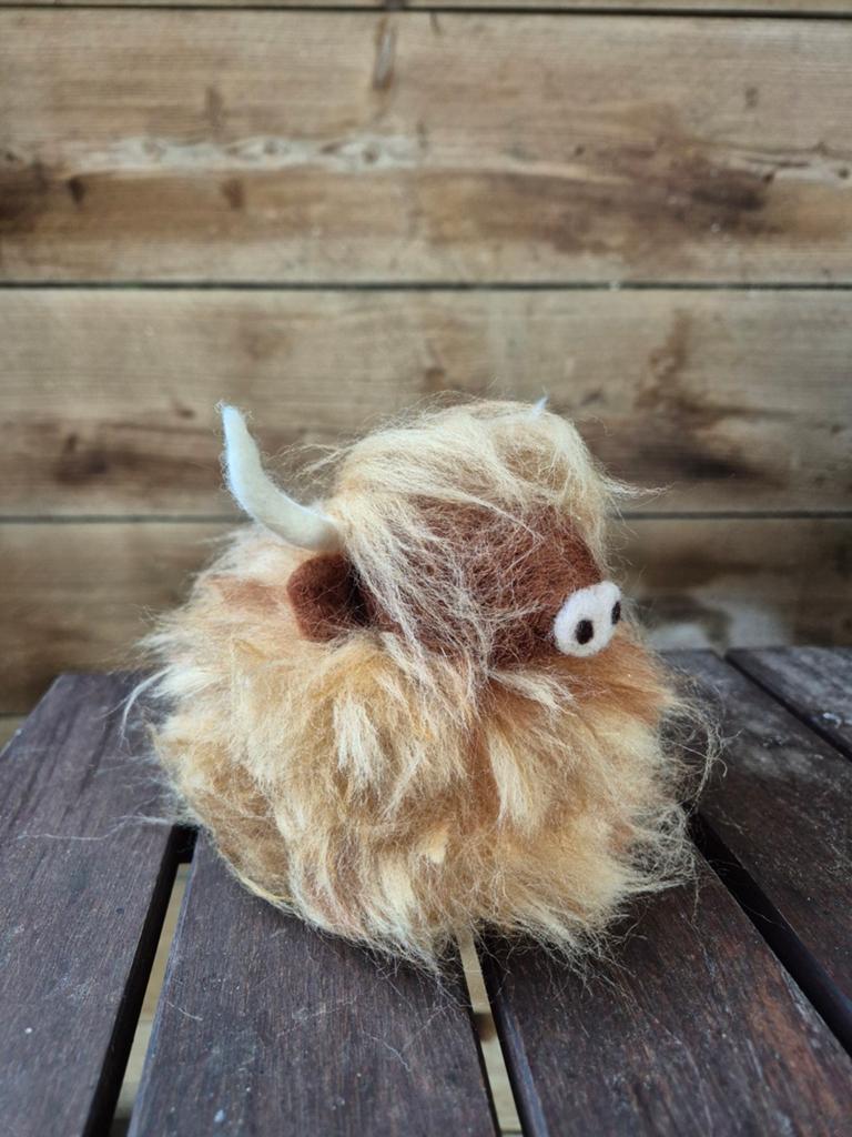 DIY Naaldviltpakket: Mr. McFluff de Hooglander, Ophalen of Verzenden, Nieuw, Gebruiksvoorwerp, Wolvilt